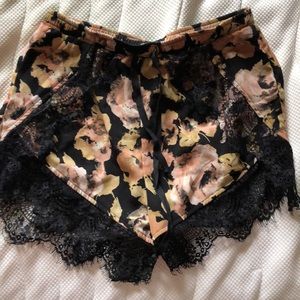 Urban outfitters shorts floral